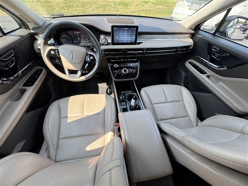 Used 2022 Lincoln Corsair AWD w/ Equipment Group 101A image 8