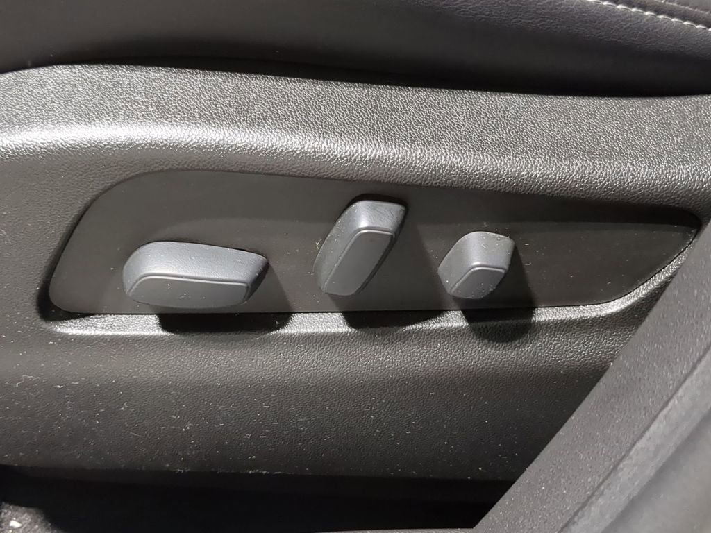 Used 2023 Cadillac XT4 Premium Luxury w/ Cold Weather Package image 30