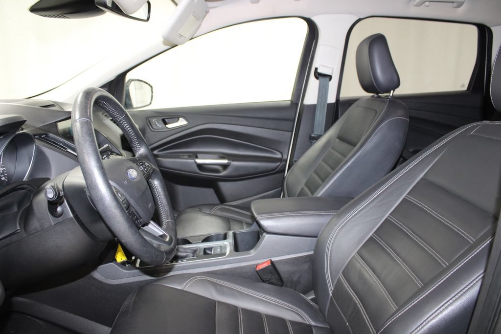 Used 2018 Ford Escape Titanium w/ Ford Safe & Smart Package FWD image 14