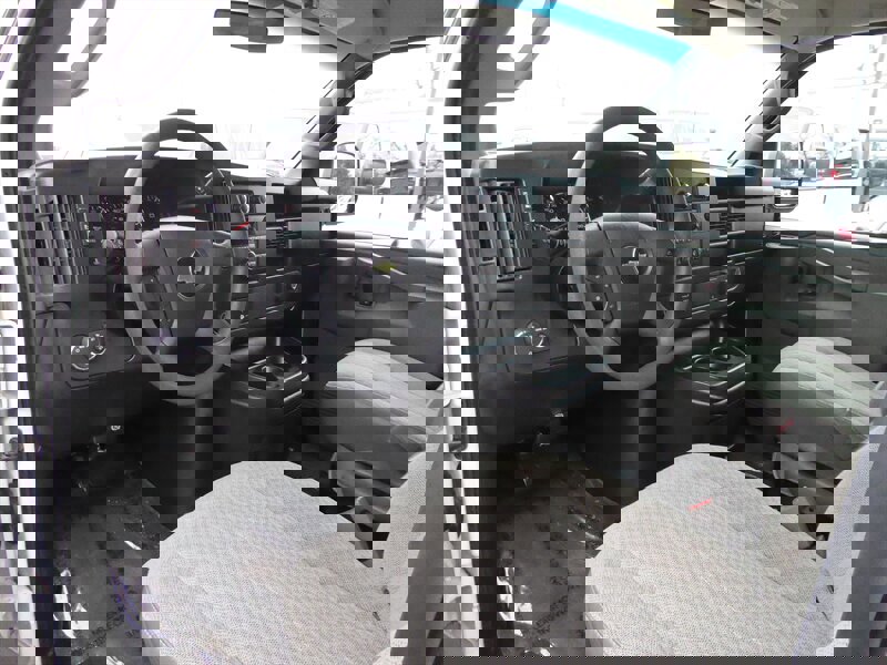 Used 2017 Chevrolet Express 2500 LT w/ LT Preferred Equipment Group image 14