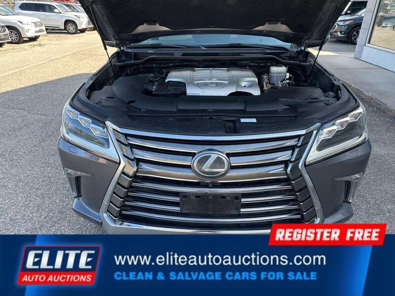 Used 2017 Lexus LX 570 4WD w/ Luxury Package image 19