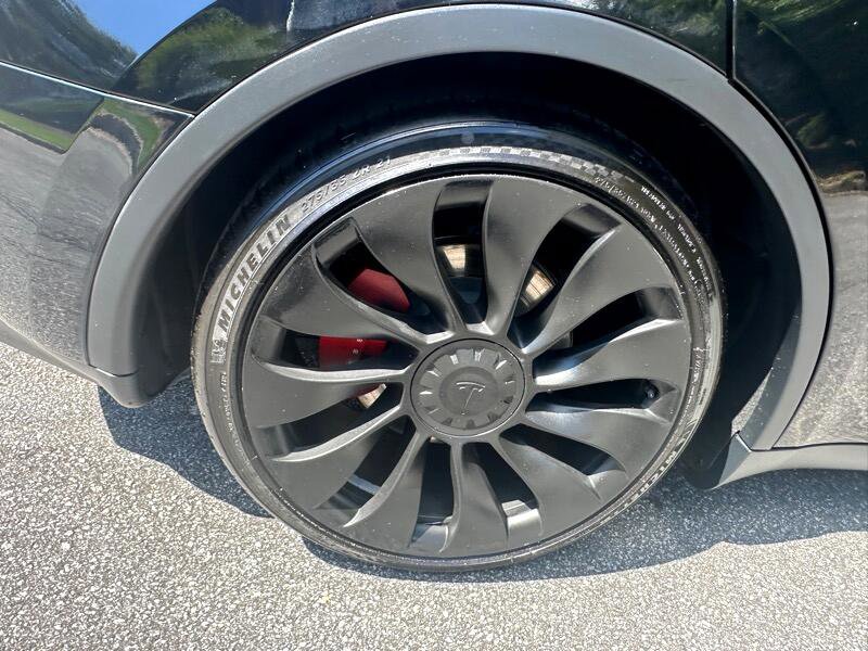 Used 2023 Tesla Model Y Long Range image 41