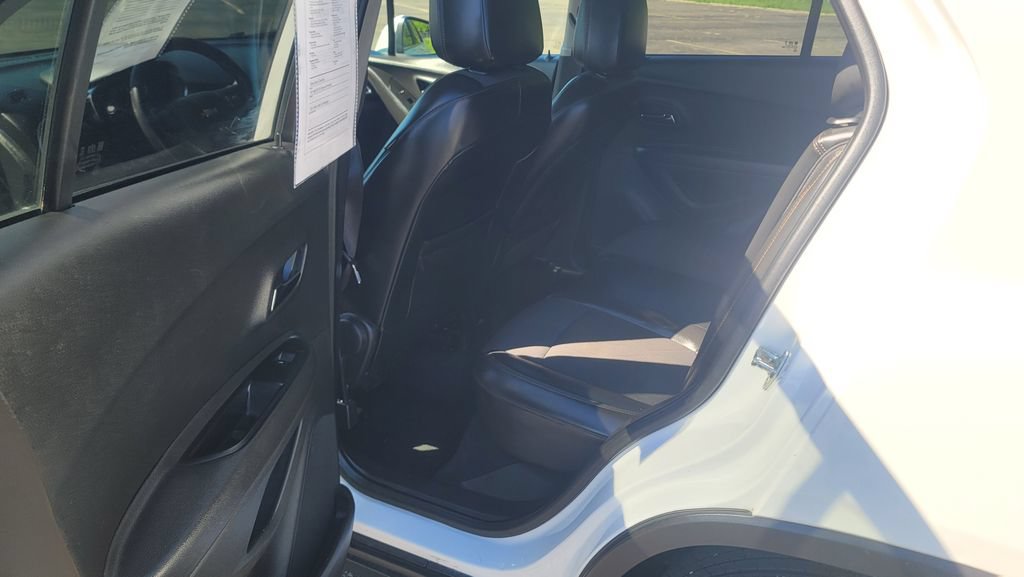 Used 2019 Chevrolet Trax LT w/ LT Convenience Package AWD/4WD image 25