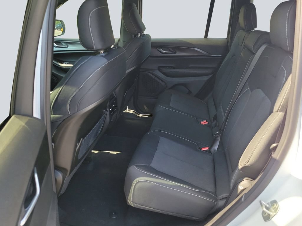 New 2026 Jeep Grand Cherokee Laredo RWD image 28