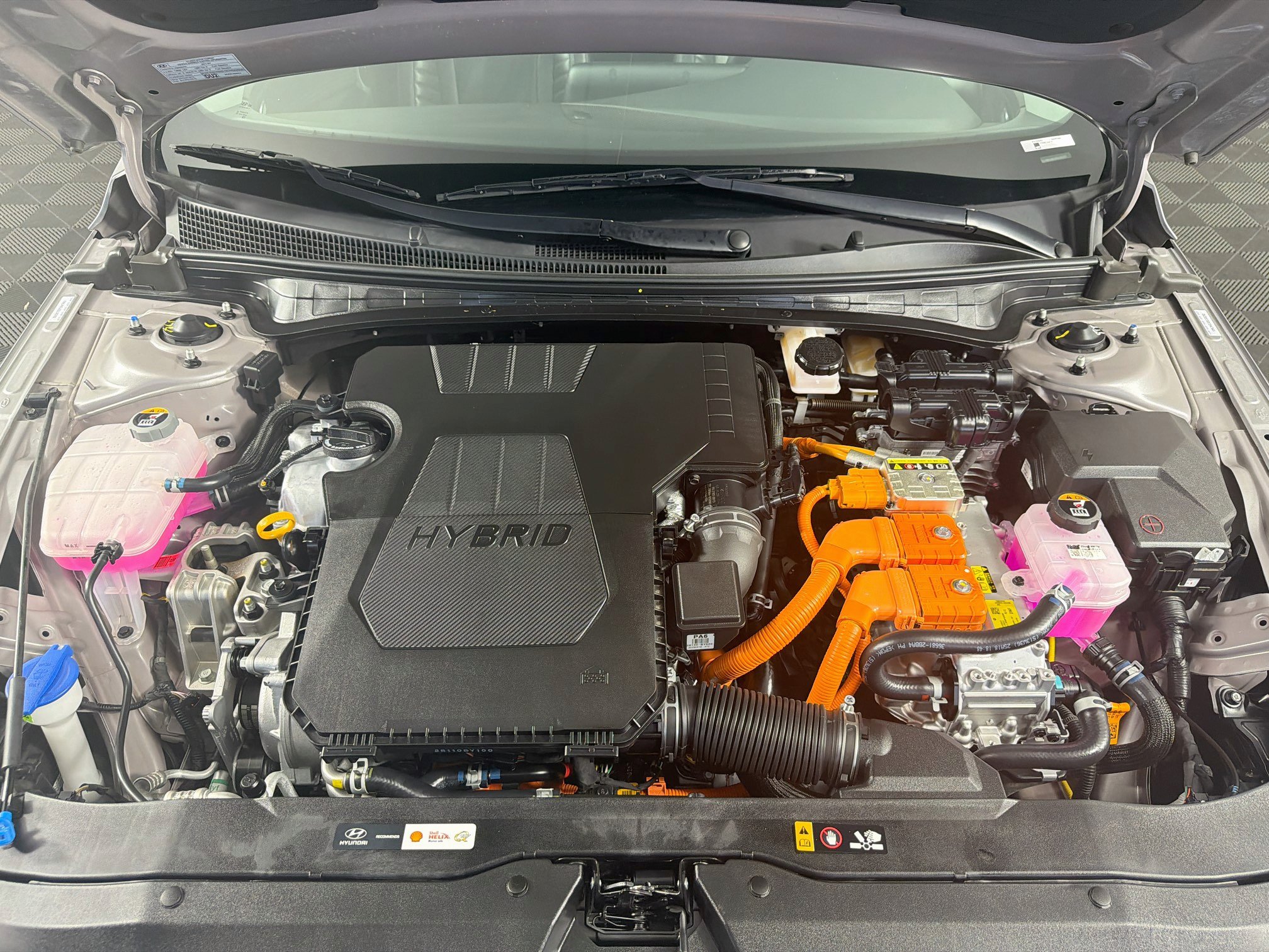 Used 2025 Hyundai Elantra Limited FWD image 35