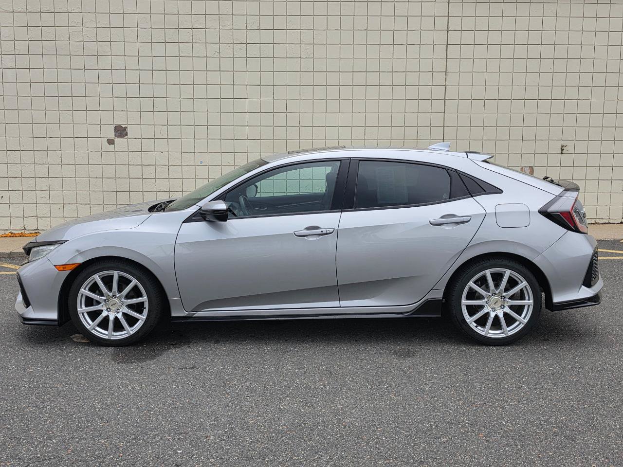 Used 2018 Honda Civic Sport Touring image 4