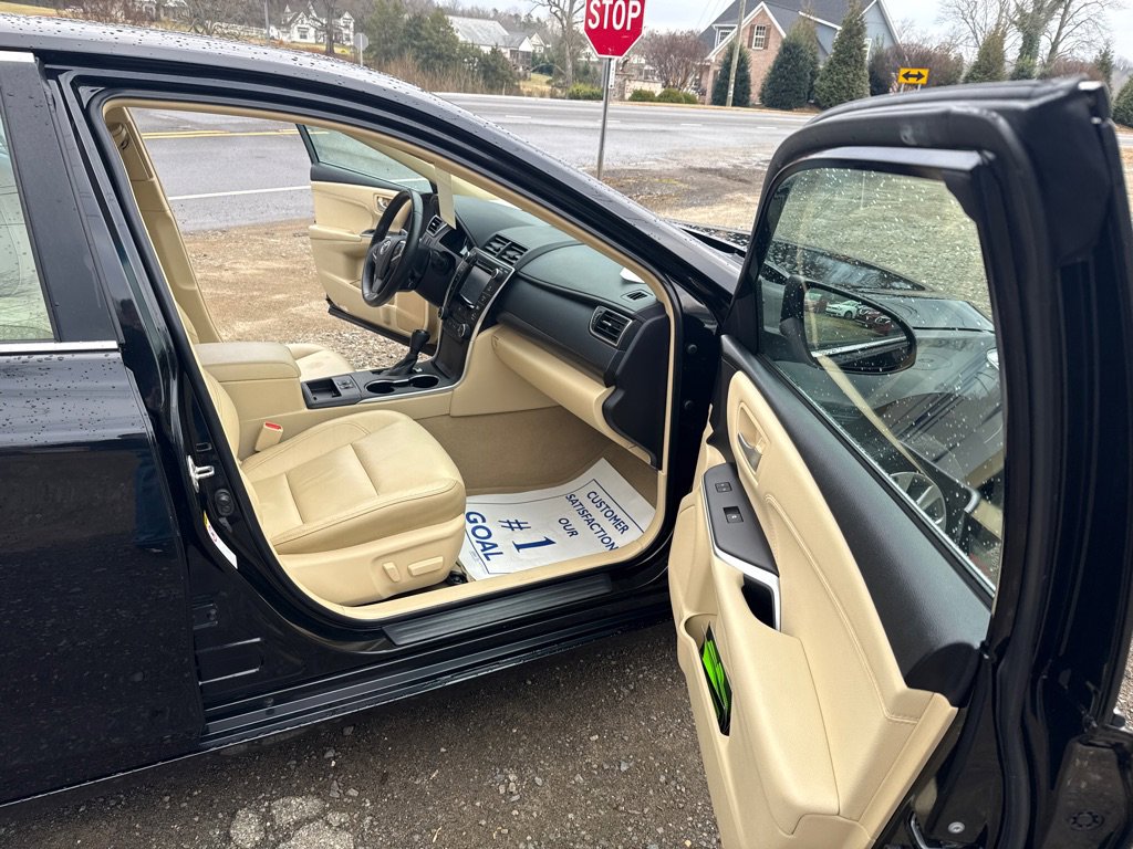 Used 2015 Toyota Camry XLE image 13