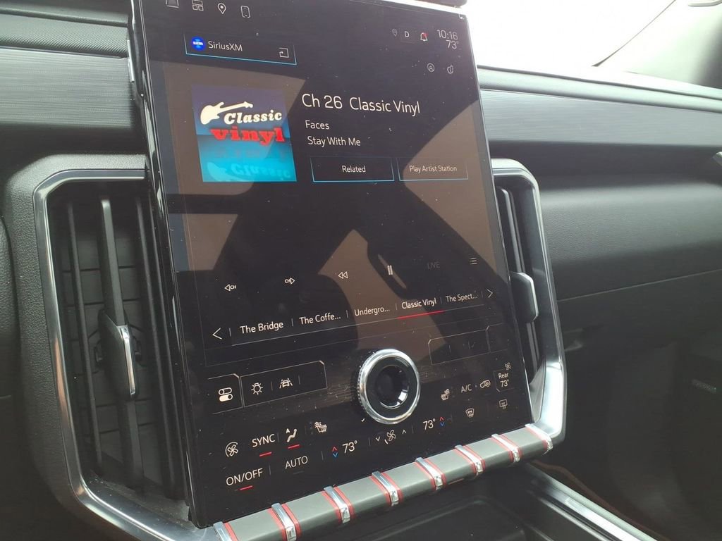 Used 2024 GMC Acadia AT4 w/ Luxury Package image 20