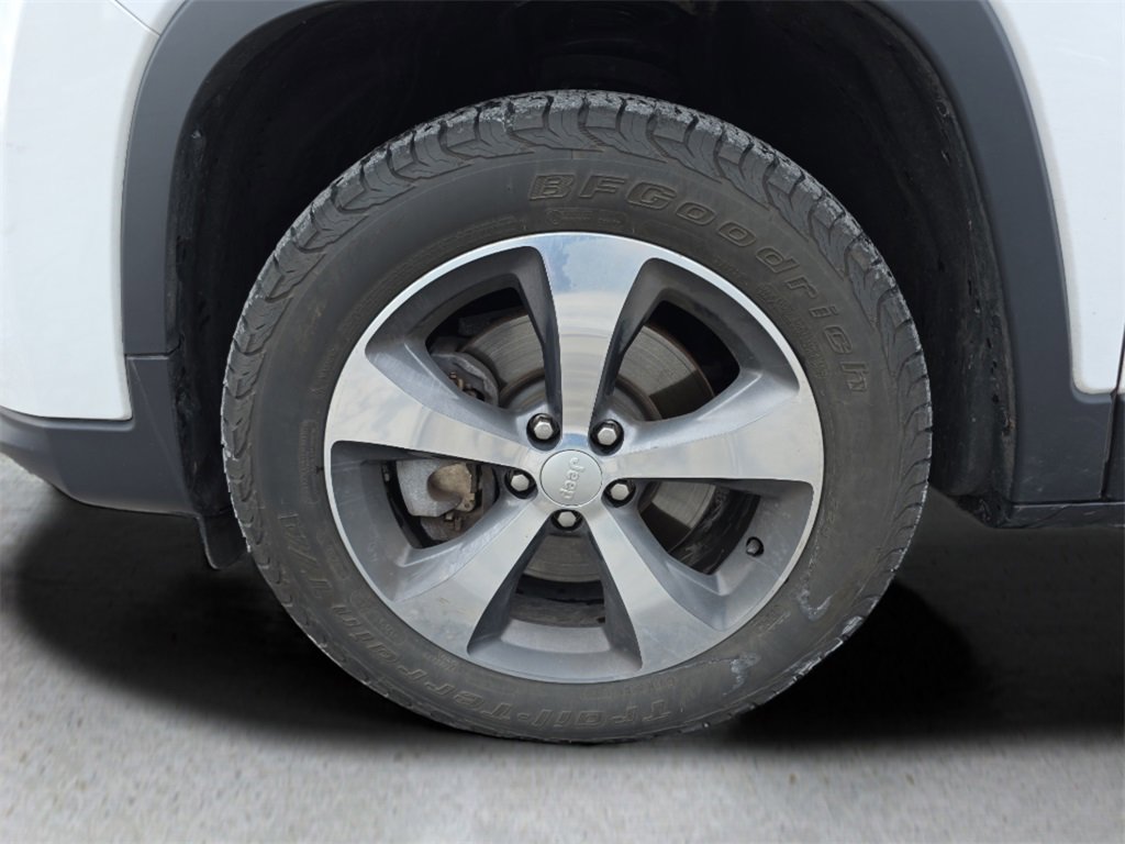 Used 2019 Jeep Cherokee Limited image 36