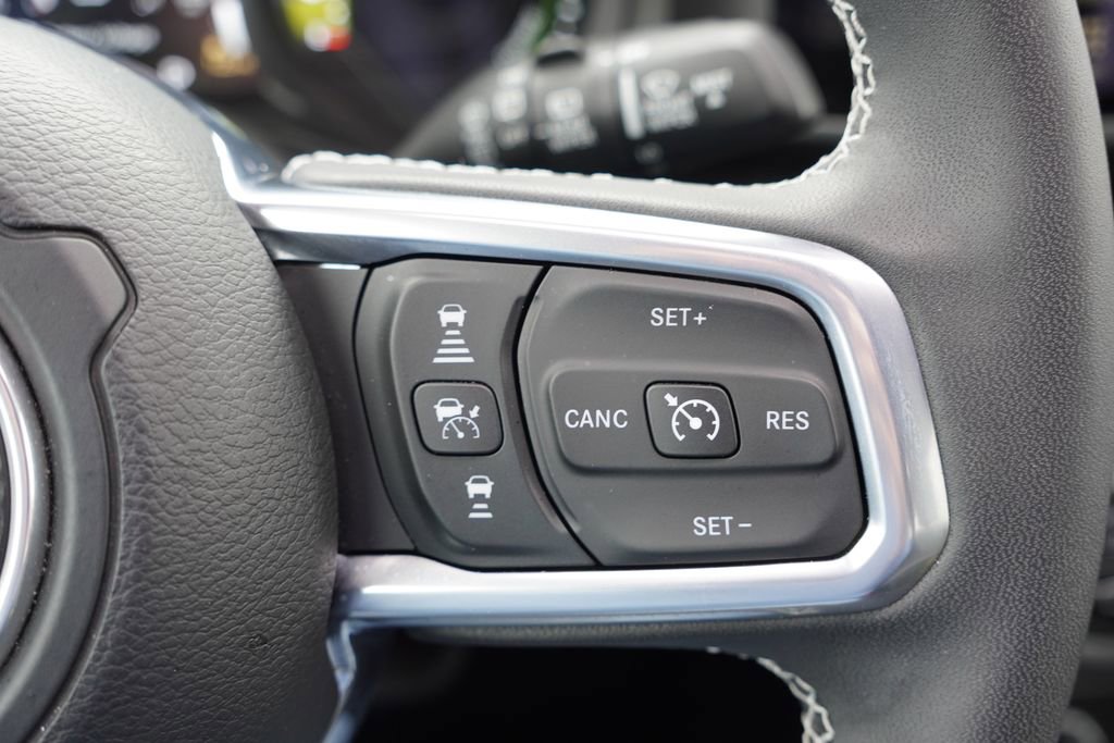 Certified 2025 Jeep Wrangler Unlimited Sahara w/ Safety Group image 29