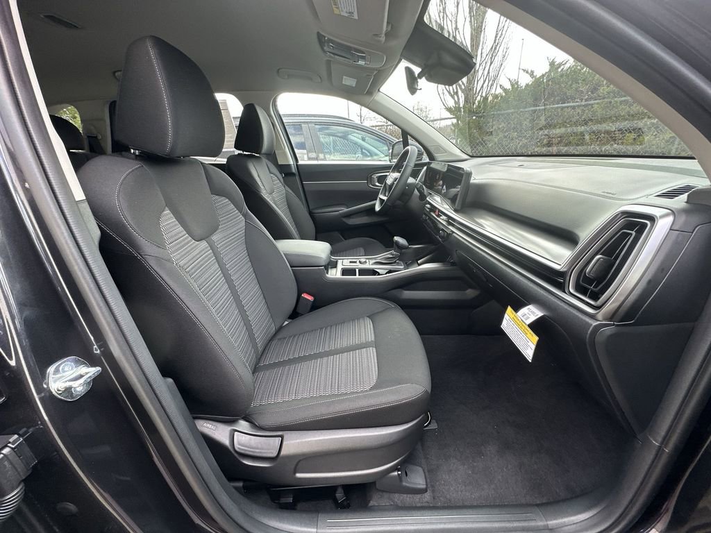 New 2026 Kia Sorento LX FWD image 24