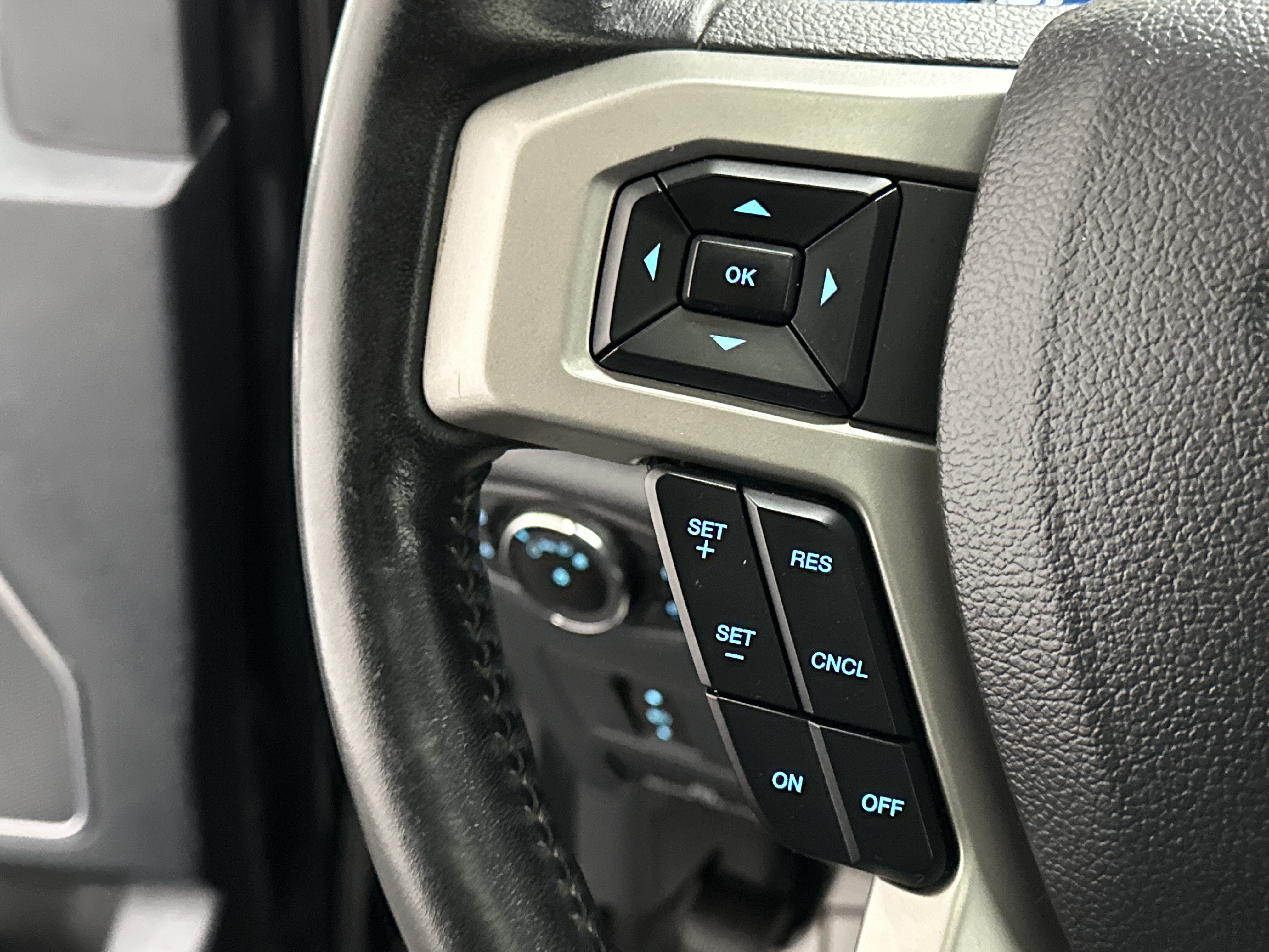 Used 2022 Ford F250 Lariat AWD/4WD image 32