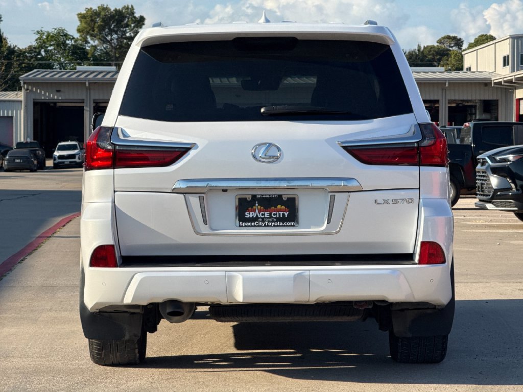 Used 2021 Lexus LX 570 4WD w/ Luxury Package image 5