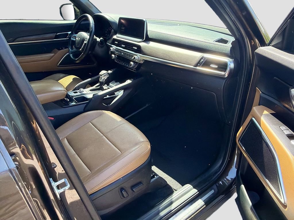 Used 2022 Kia Telluride SX w/ Towing Package FWD image 15