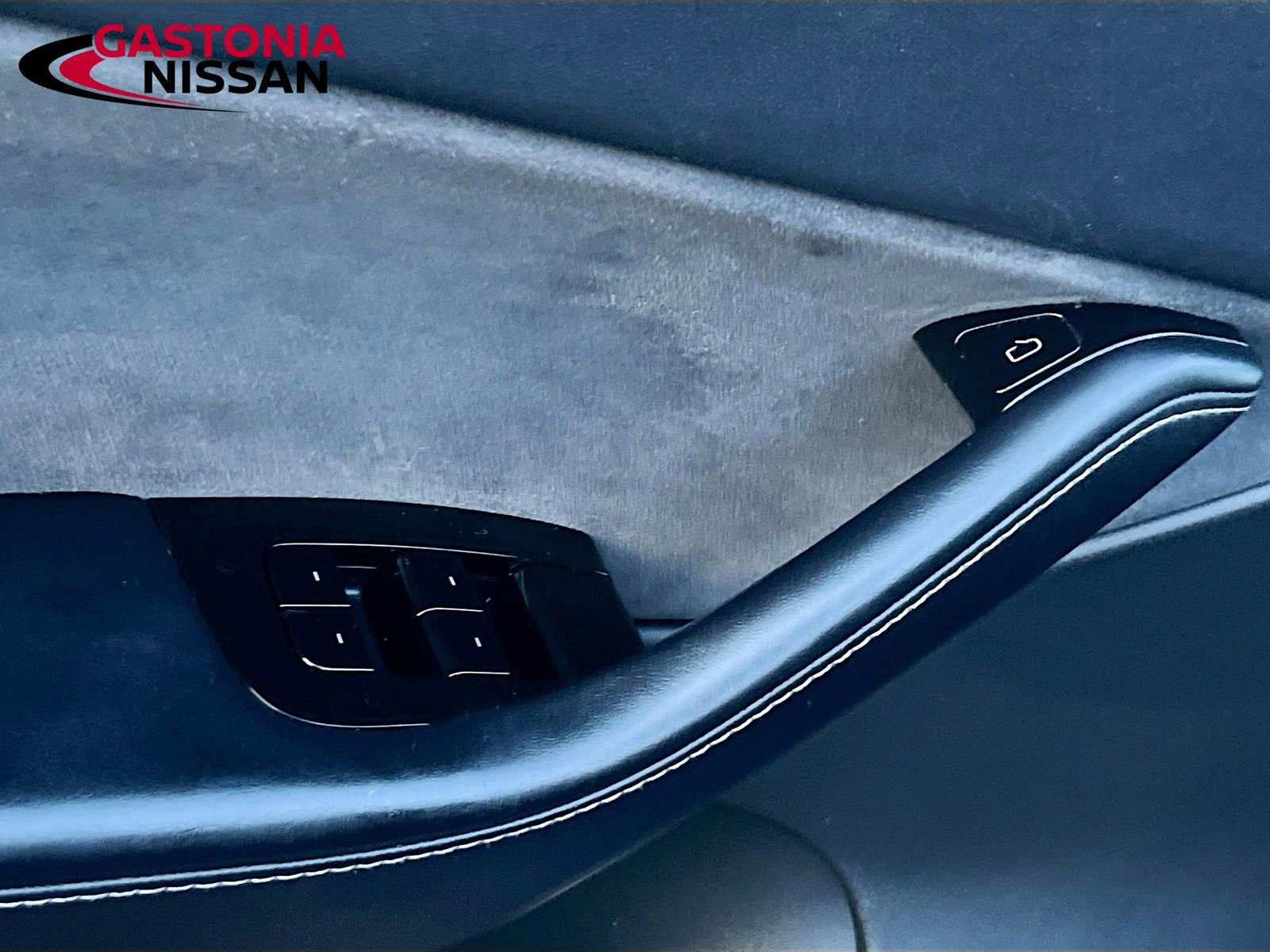 Used 2020 Tesla Model Y Long Range image 23