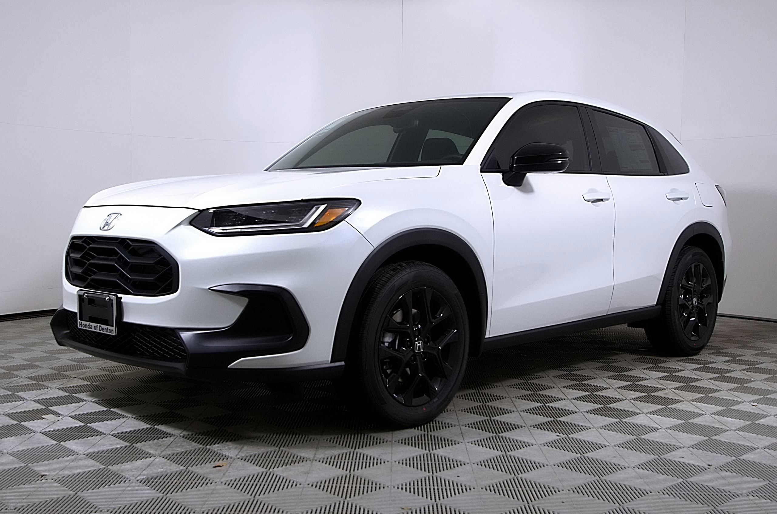 Used 2023 Honda HR-V Sport image 2