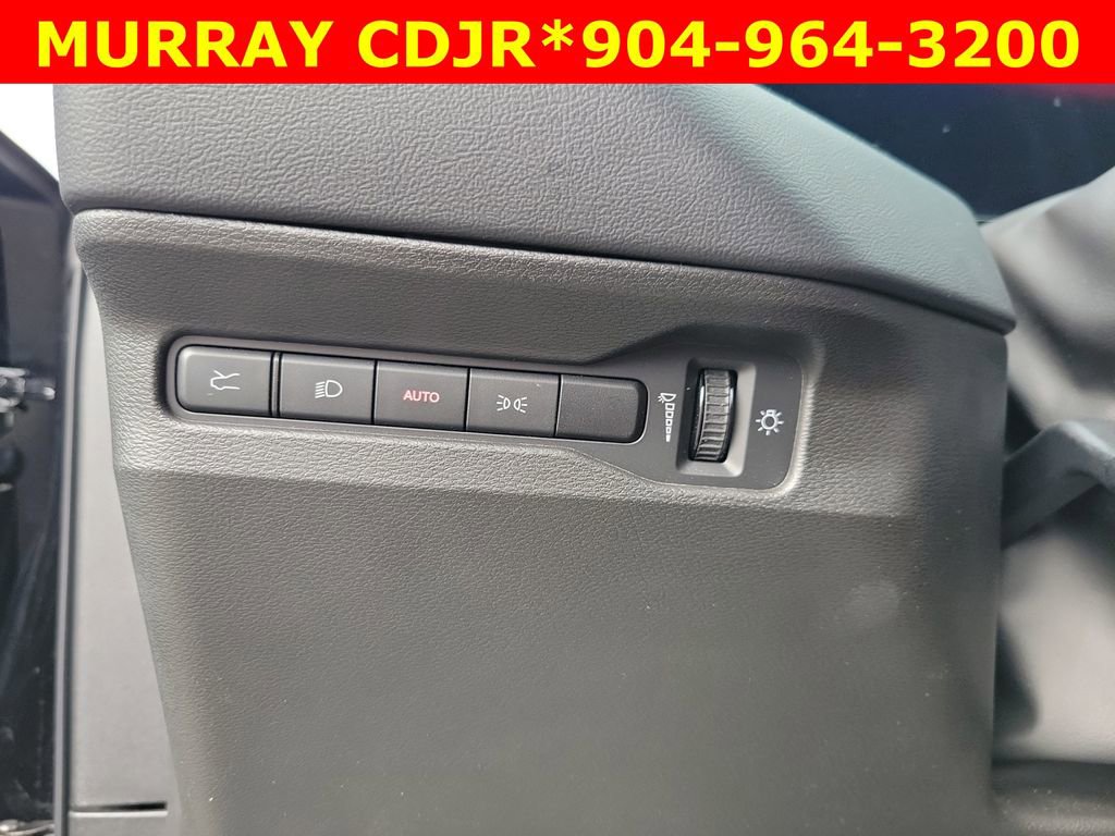 Used 2025 Dodge Charger R/T Scat Pack w/ Track Pack image 25