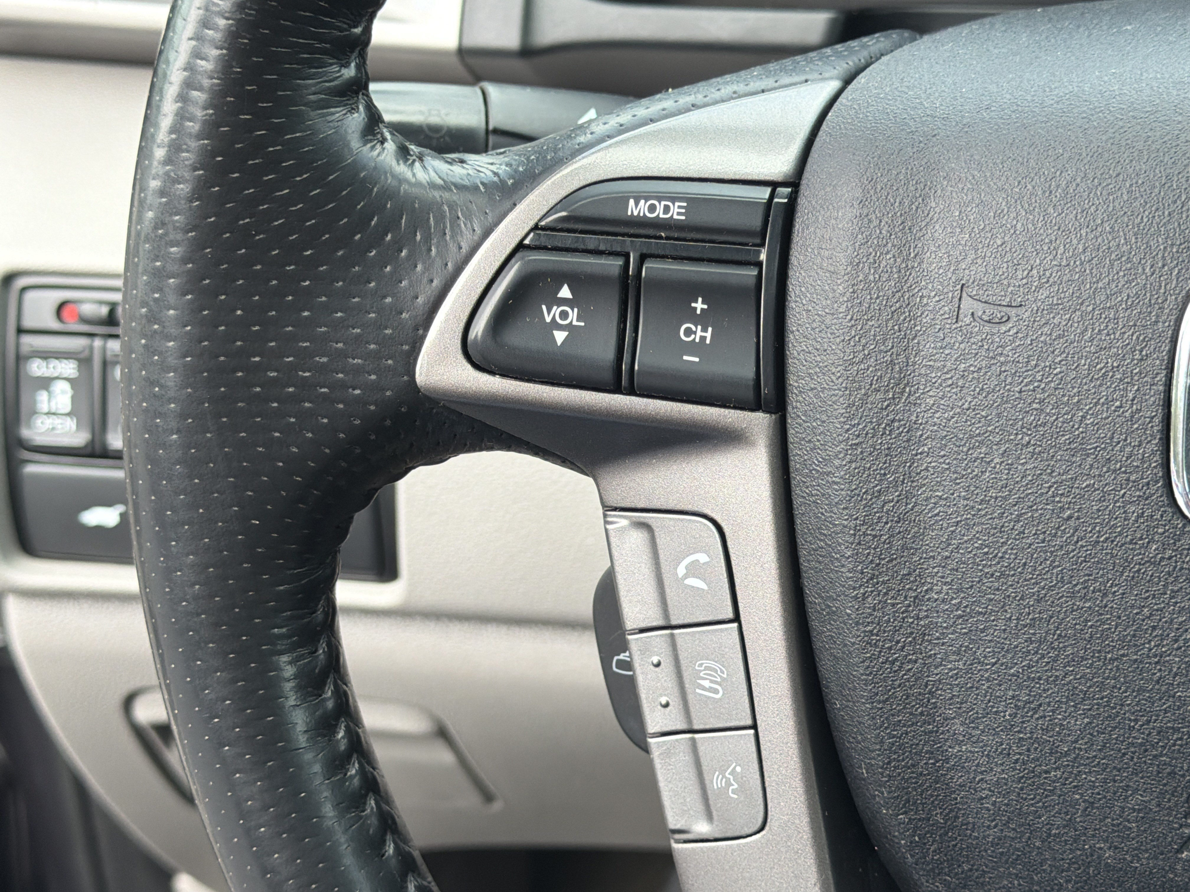 Used 2016 Honda Odyssey EX-L image 25