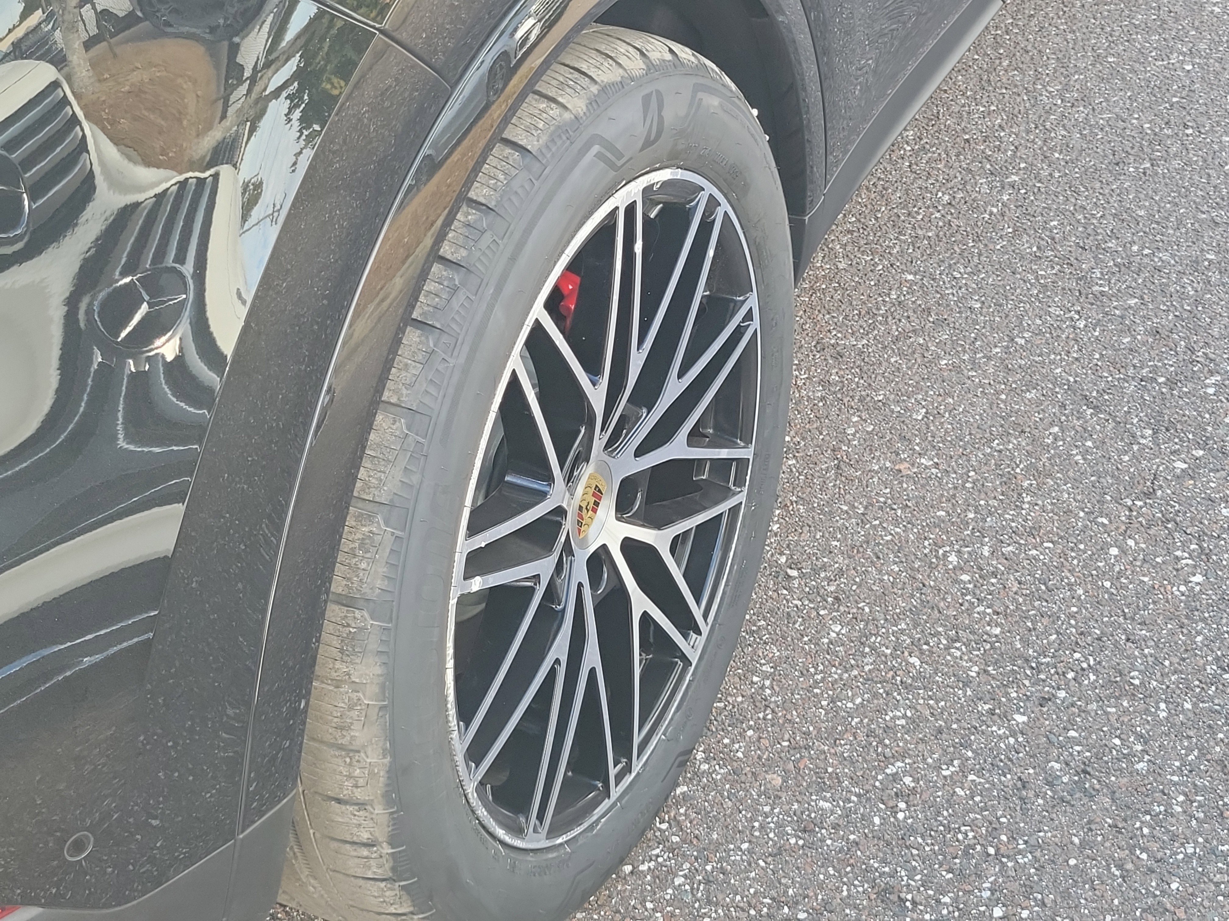 Used 2024 Porsche Cayenne S image 5