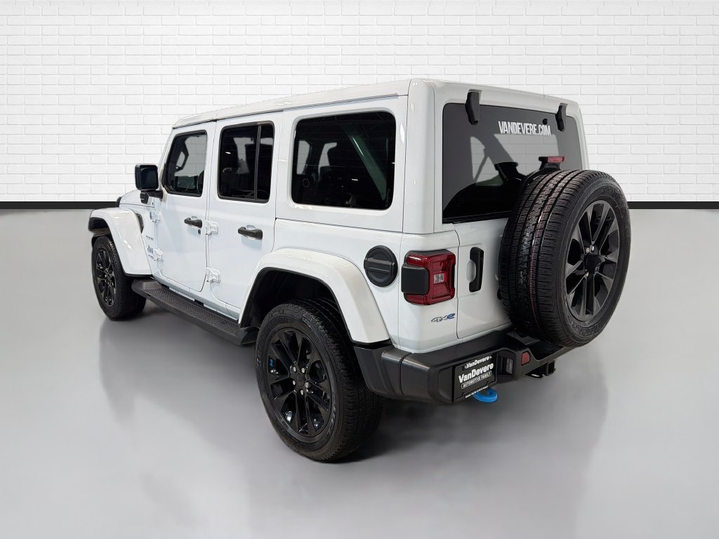 Used 2022 Jeep Wrangler Unlimited Sahara w/ Cold Weather Group AWD/4WD image 7