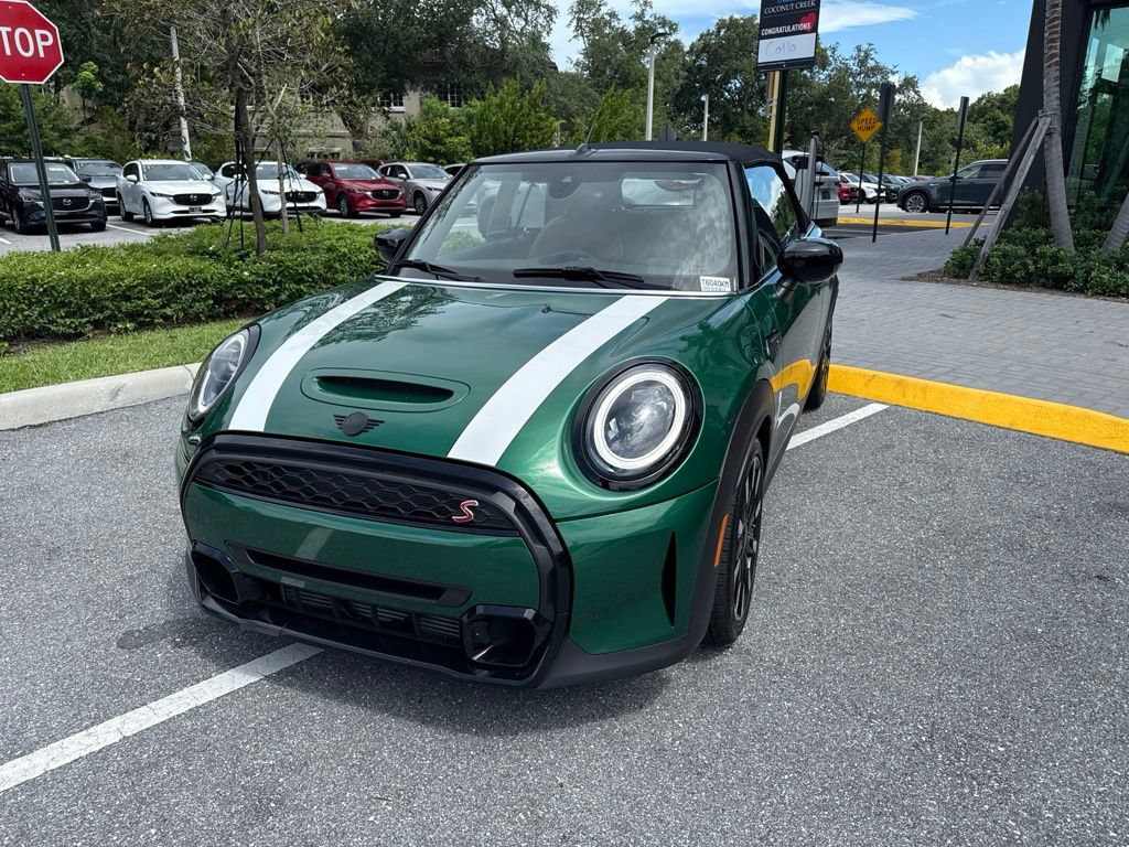 Used 2024 MINI Cooper S w/ Signature Upholstery Package FWD image 10