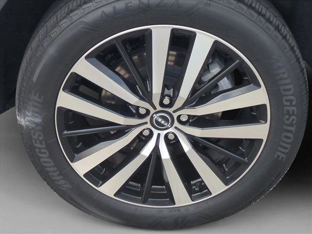 Used 2024 Nissan Pathfinder Platinum image 14