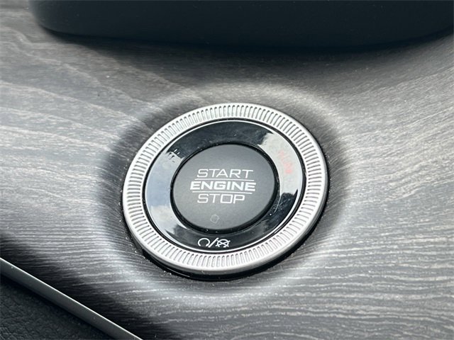 Used 2021 Jeep Grand Cherokee L Limited w/ Luxury Tech Group II image 37