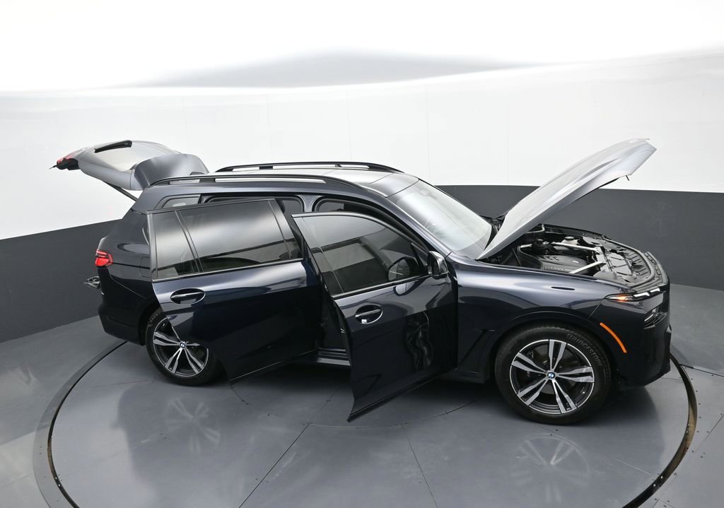 Used 2024 BMW X7 xDrive40i w/ Executive Package image 41