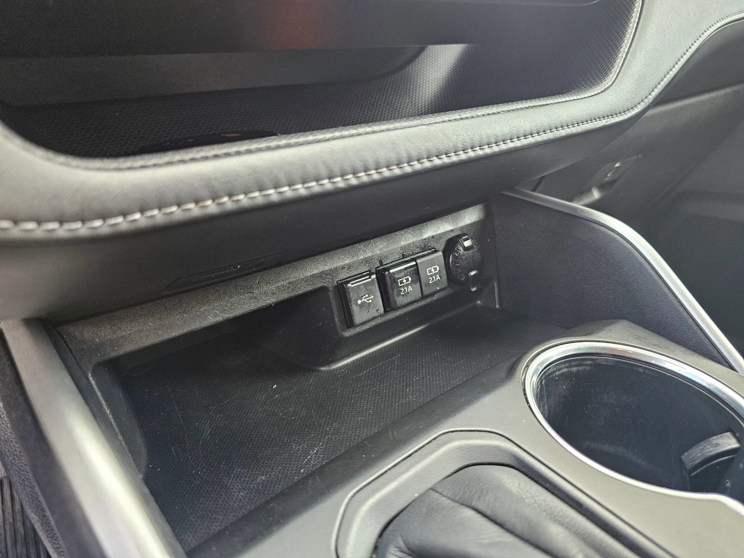 Used 2020 Toyota Highlander L AWD/4WD image 28