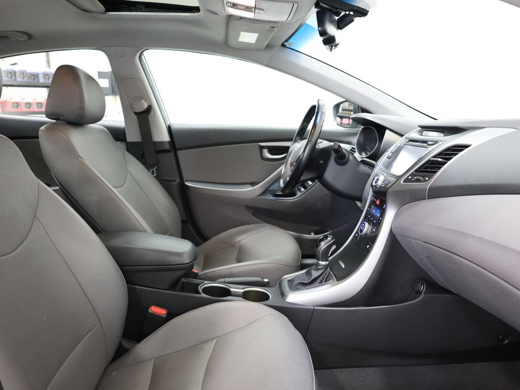 Used 2015 Hyundai Elantra Limited w/ Option Group 05 FWD image 21