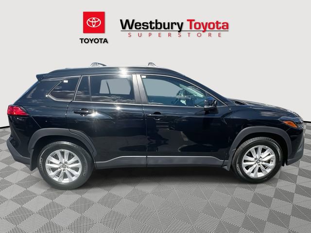 Certified 2024 Toyota Corolla Cross LE w/ Moonroof Package image 6