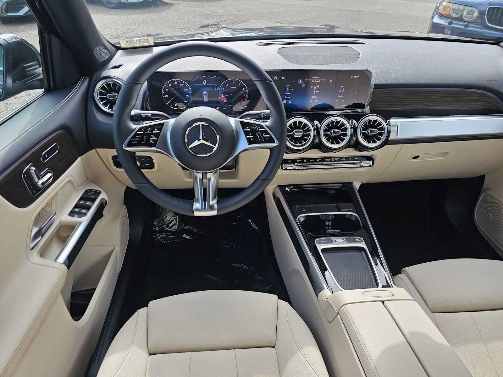 New 2026 Mercedes-Benz GLB 250 image 18