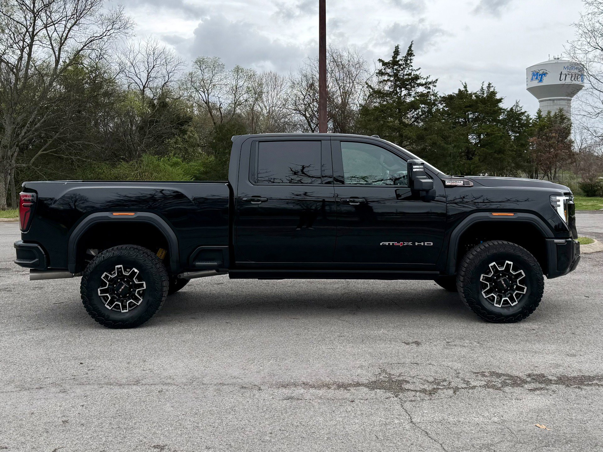 Used 2026 GMC Sierra 2500 AT4X image 8