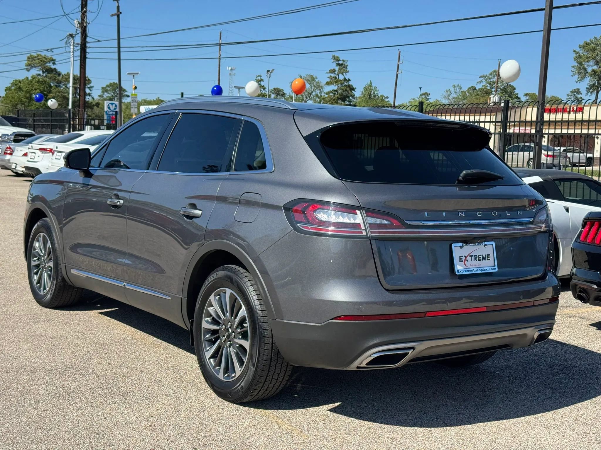 Used 2022 Lincoln Nautilus FWD w/ Premium Package image 8