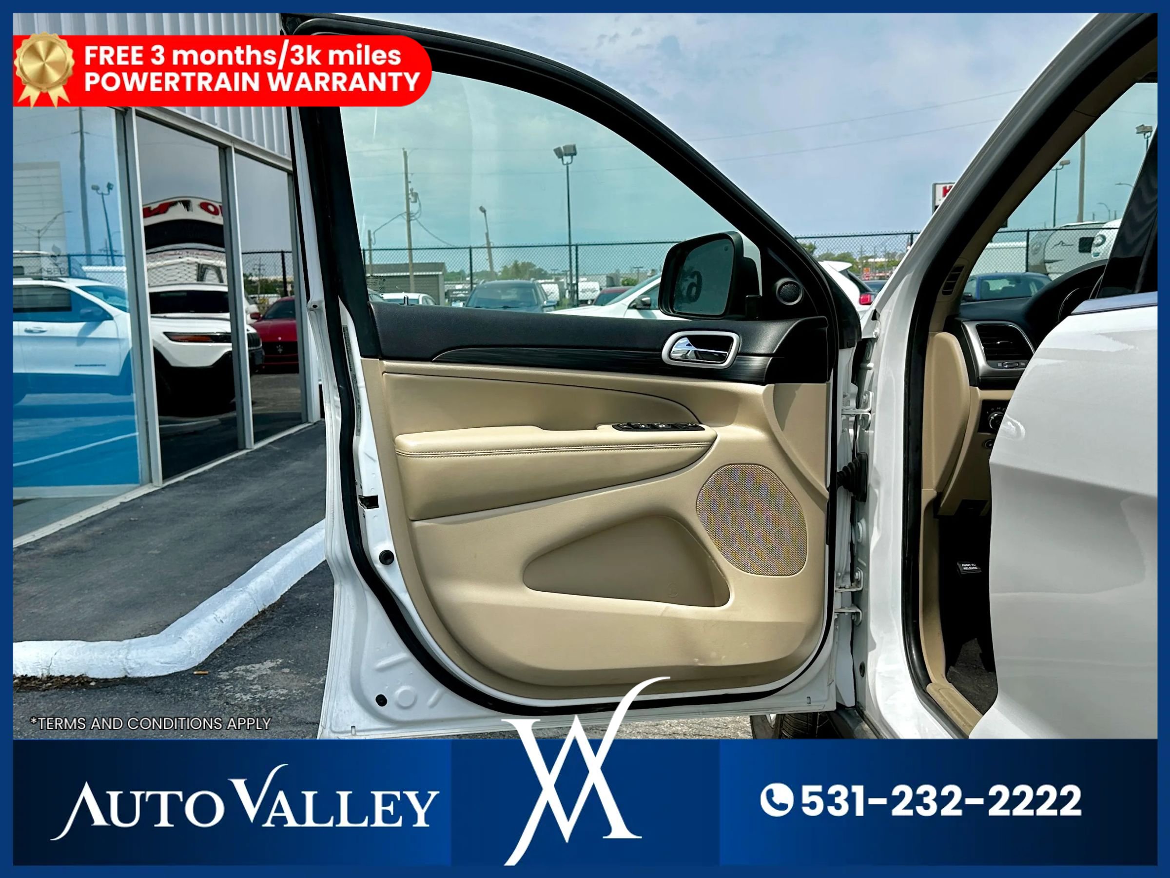 Used 2022 Jeep Grand Cherokee Laredo E image 12