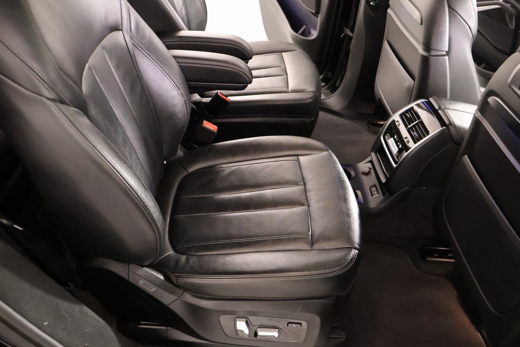 Used 2022 BMW X7 xDrive40i w/ M Sport Package image 17