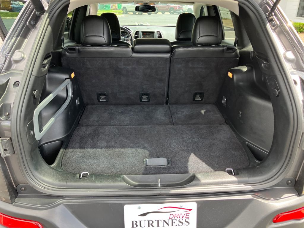 Used 2018 Jeep Cherokee Limited w/ High Altitude Package AWD/4WD image 25