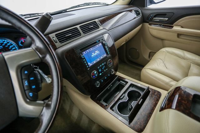 Used 2011 GMC Yukon XL Denali AWD/4WD image 54