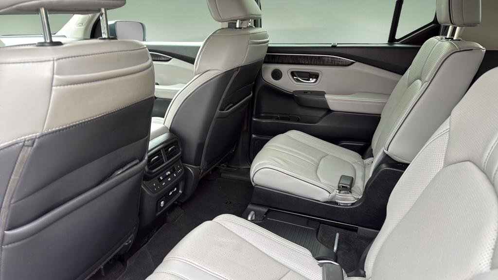 Used 2023 Honda Pilot Elite image 15