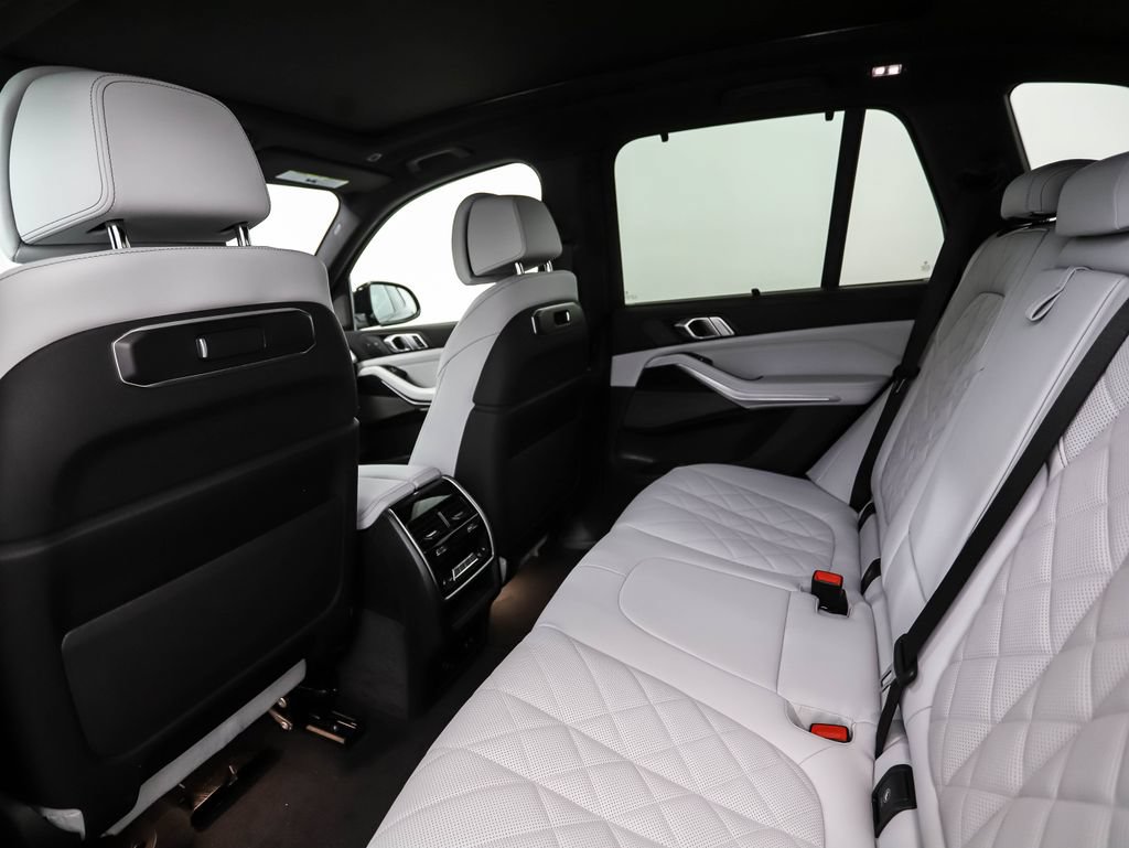 New 2026 BMW X5 xDrive40i w/ M Sport Package AWD/4WD image 21