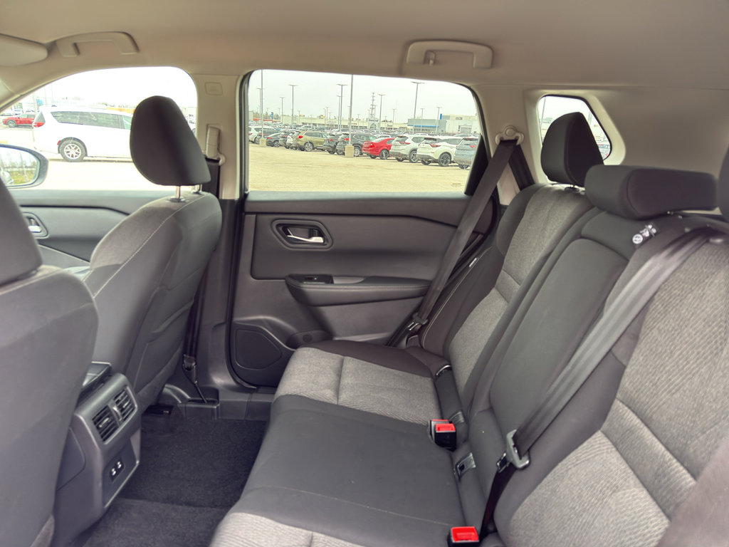Certified 2025 Nissan Rogue SV AWD/4WD image 32