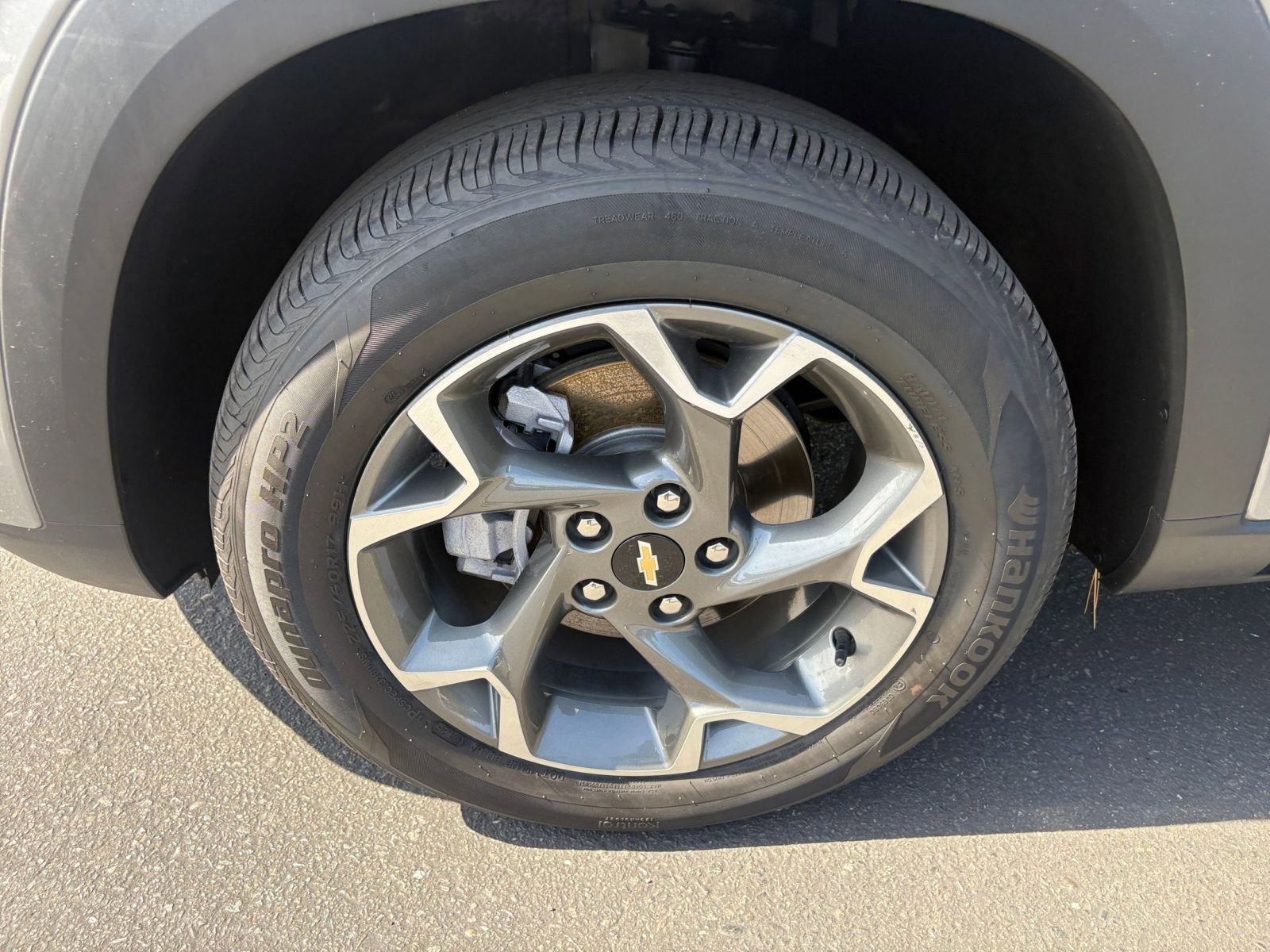 Used 2025 Chevrolet Trax LT FWD image 29