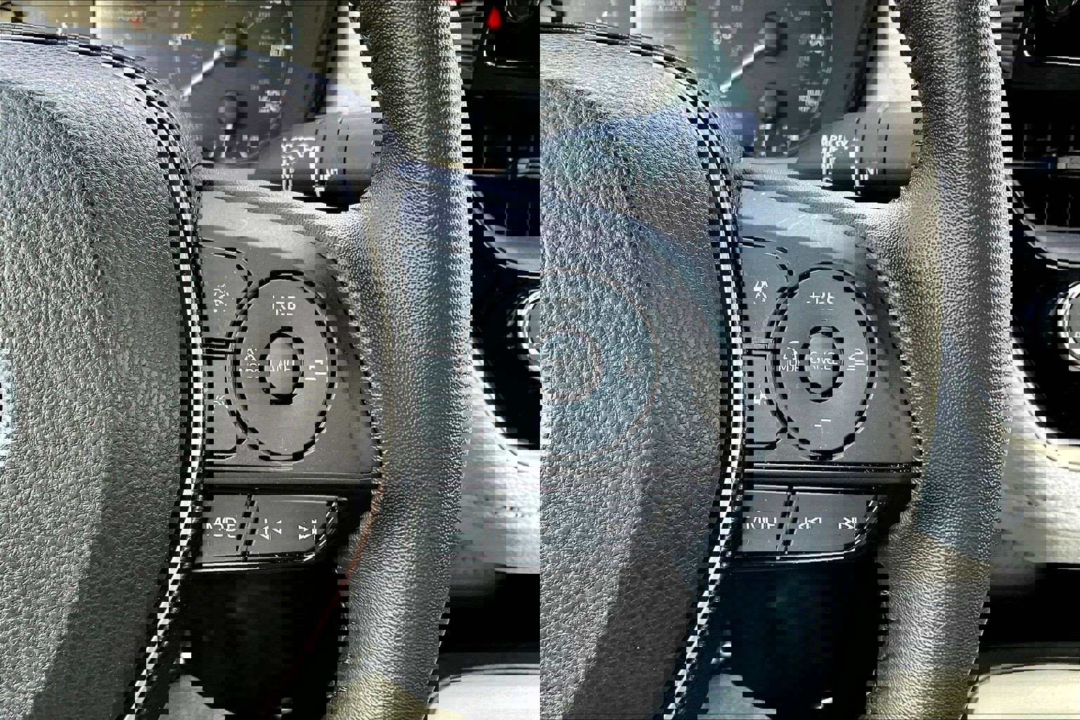 Used 2025 Toyota Corolla SE image 18