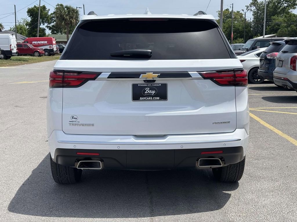 Used 2023 Chevrolet Traverse Premier FWD image 4