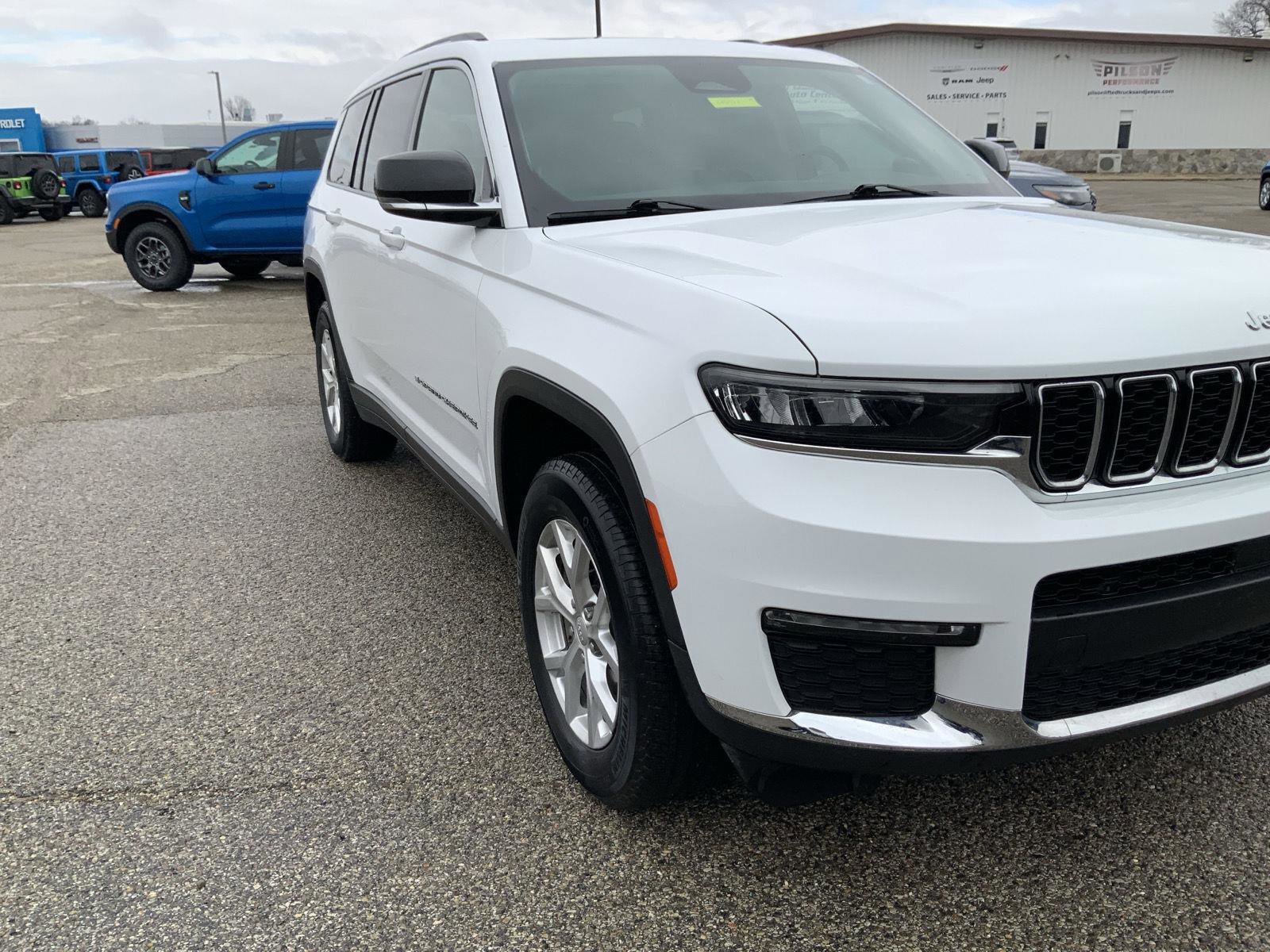 Used 2023 Jeep Grand Cherokee L Limited image 18