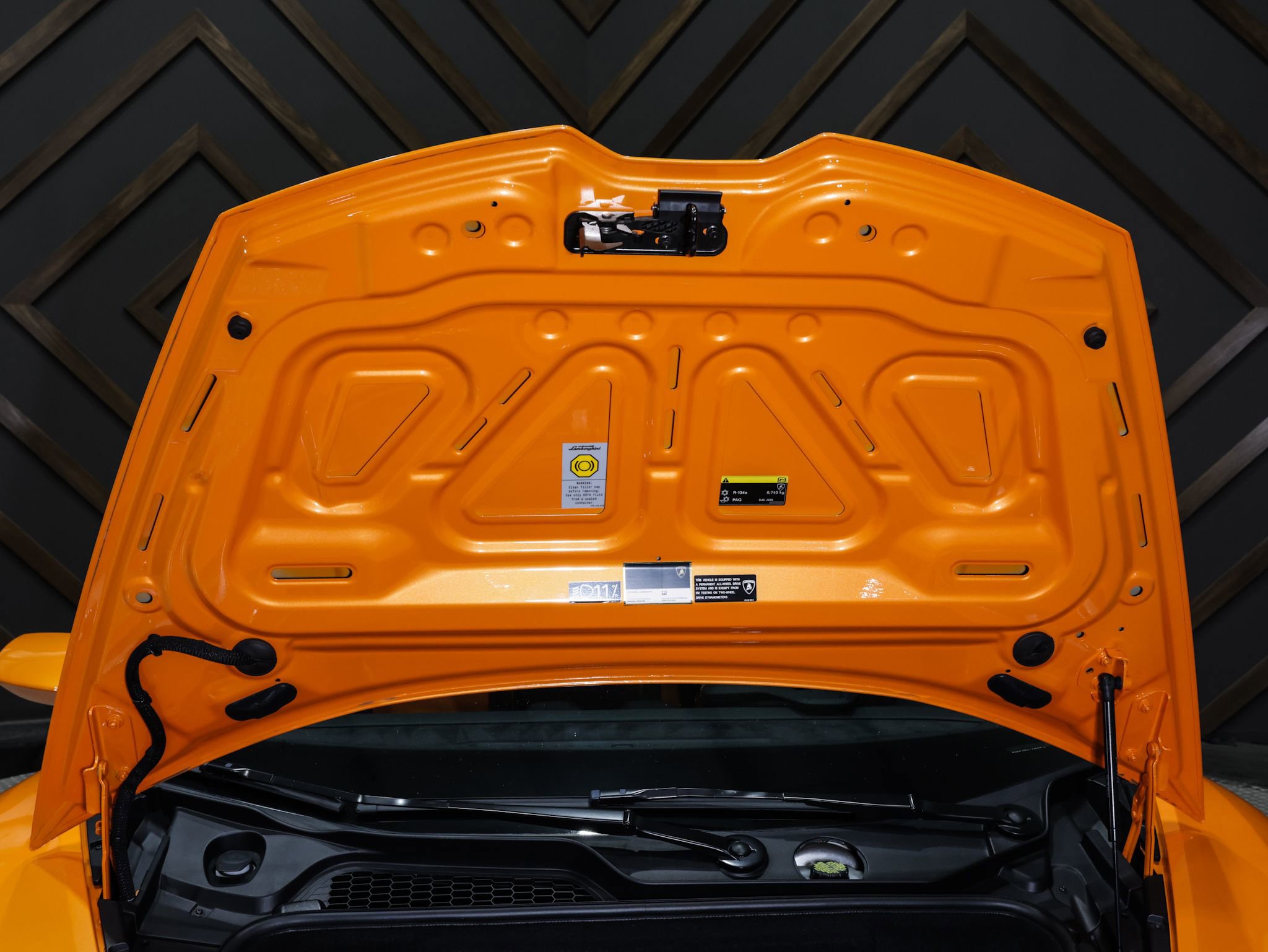 Used 2020 Lamborghini Huracan EVO image 32