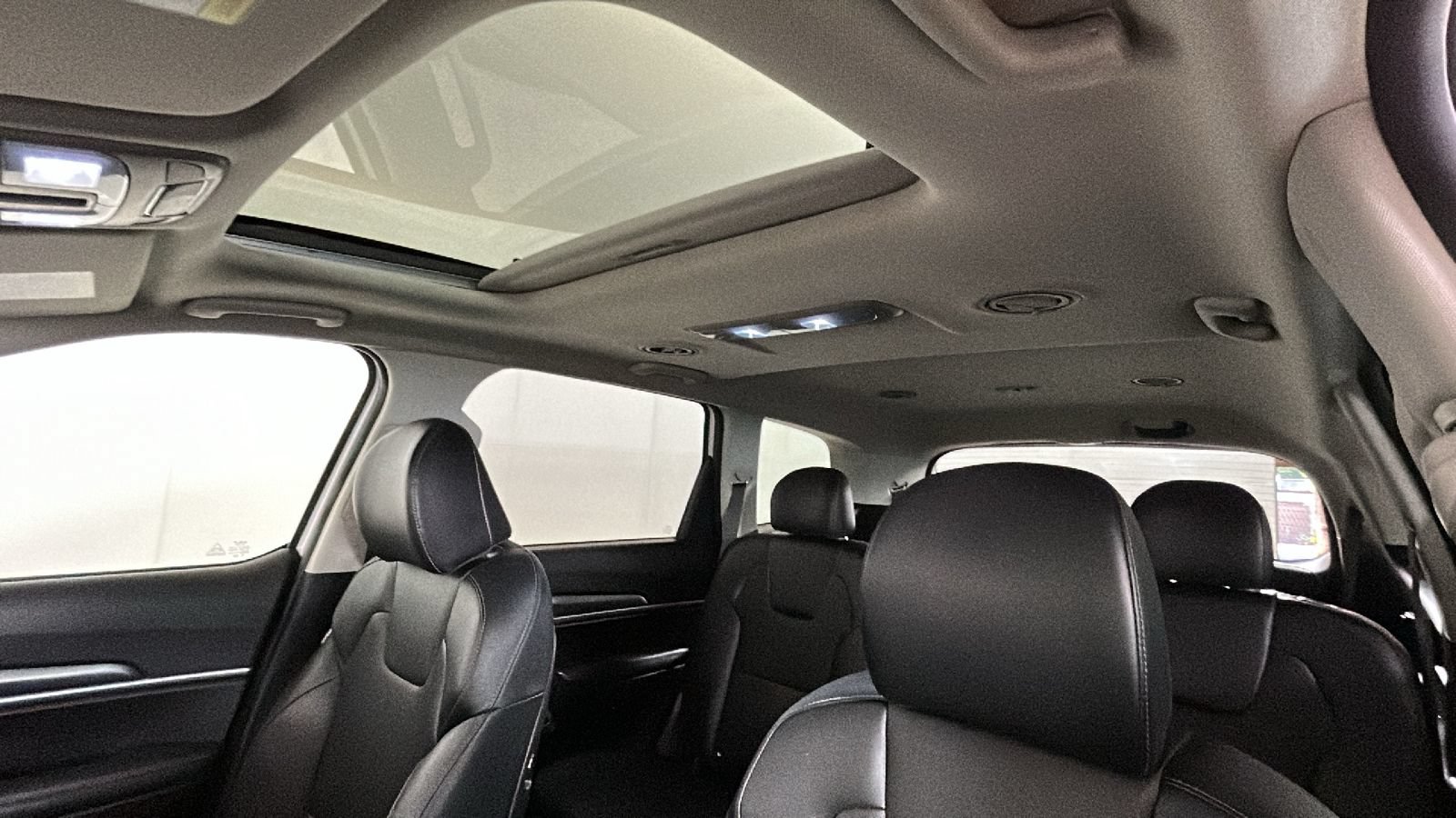 Used 2022 Kia Telluride S AWD/4WD image 16