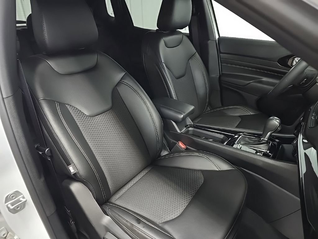 Used 2023 Jeep Compass Altitude image 14