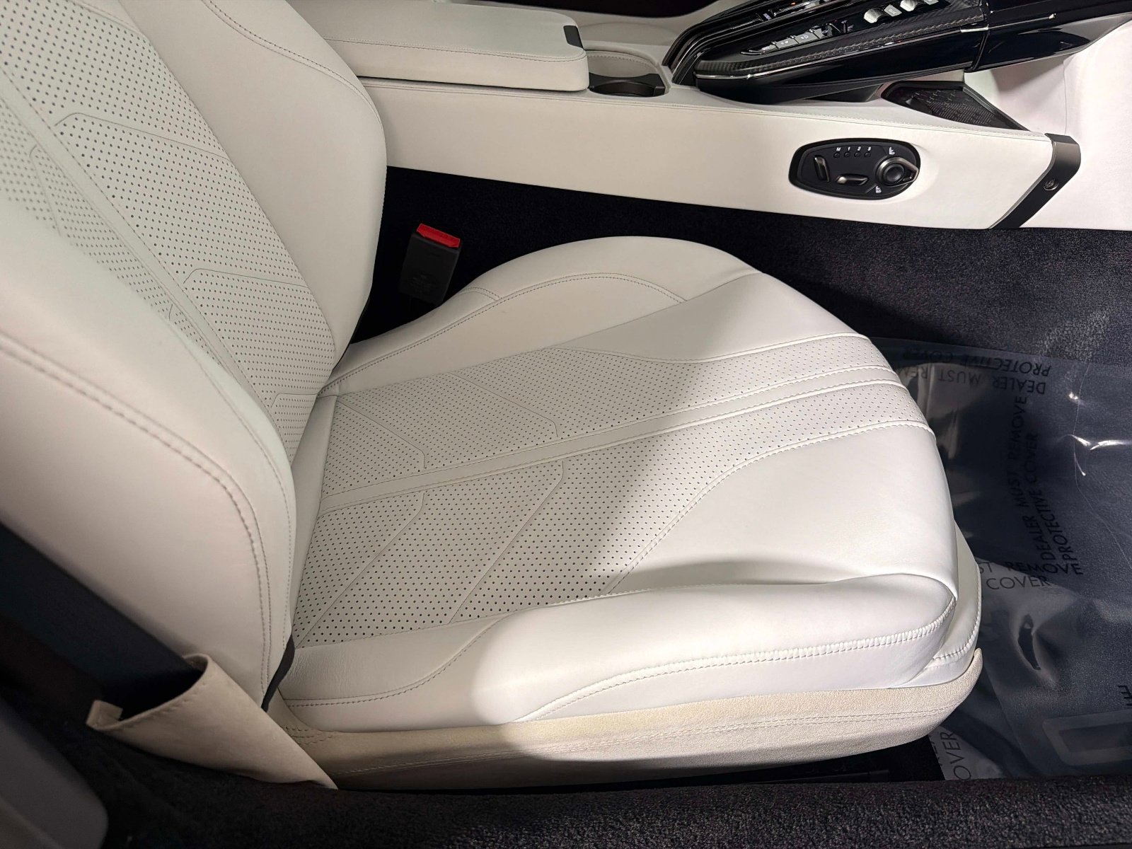Used 2025 Aston Martin V8 Vantage Coupe RWD image 26