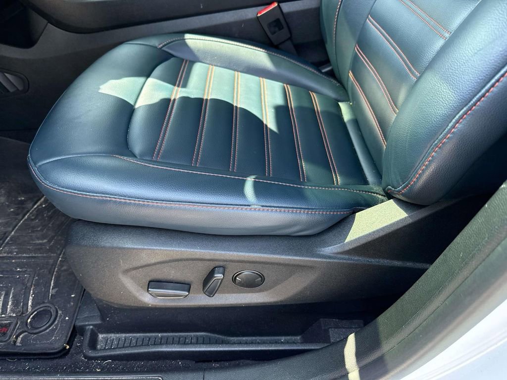 Used 2024 Ford Edge SEL w/ Sport Appearance Package AWD/4WD image 18